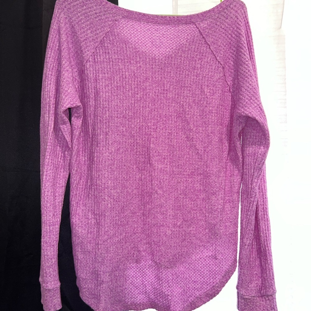 American Eagle Outfitters Soft & Sexy Plush Long Sleeve in Size Small - Picture 3 of 4